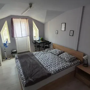 Проживание в семье стаи за гости Sun House
